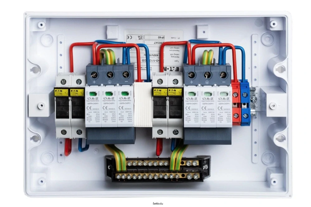 DC rozváděč R-AZ-DC2T1 se svodičem přepětí, pro FV instalace