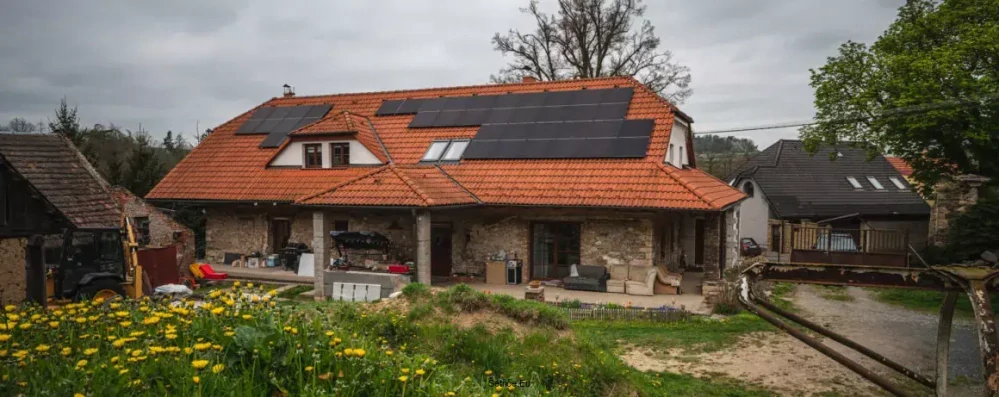 Třífázová fotovoltaická elektrárna 5,76 kWp s baterií LiFePO4 10 kWh