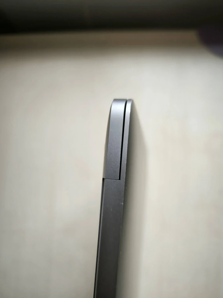 Špičkový APPLE MacBook Pro 16" Touch Bar A2141 Space Gray Užívaný, Krásný stav